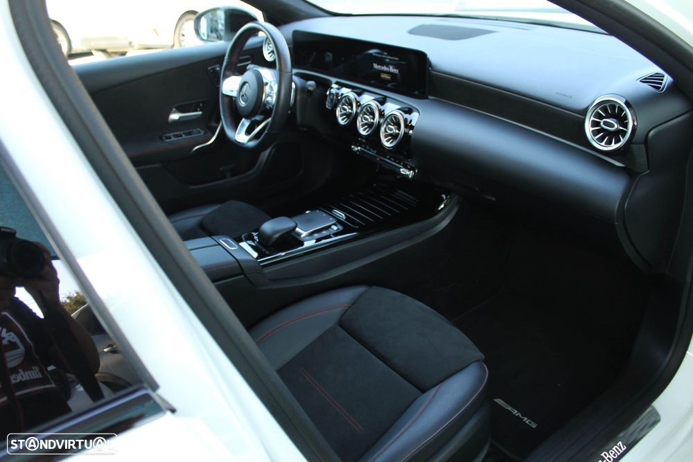 Mercedes-Benz A 250 e 8G-DCT AMG Line - 34