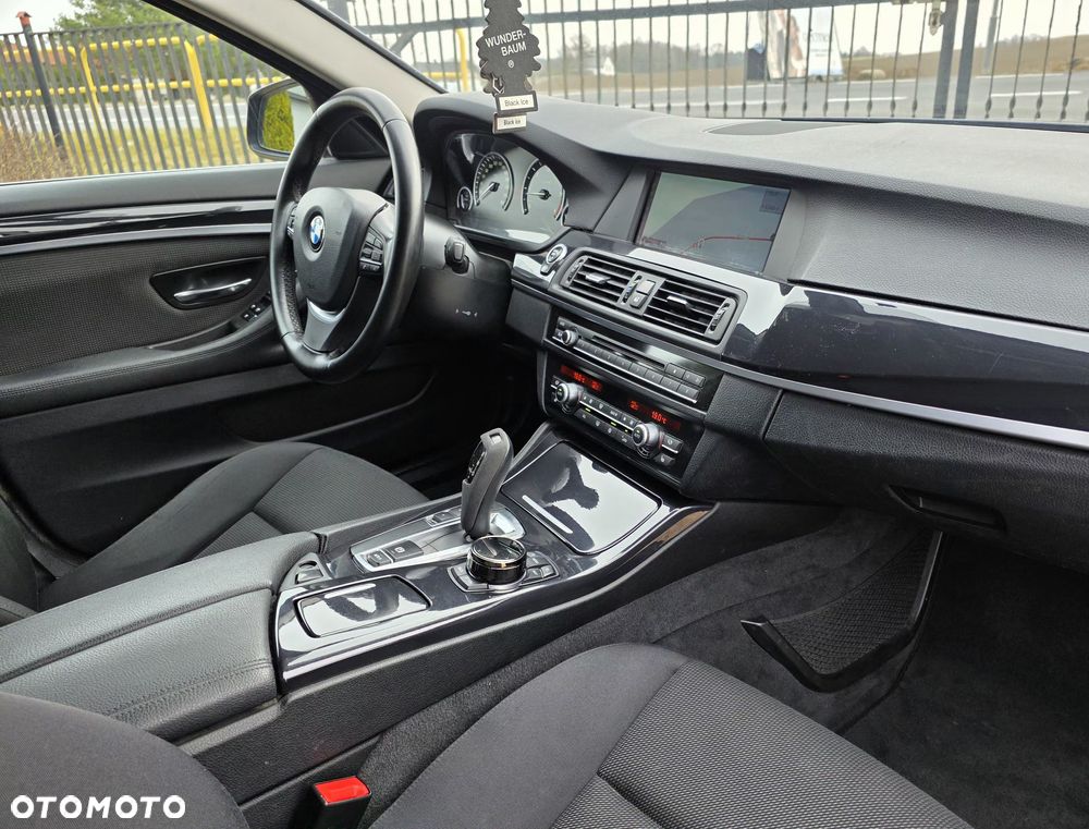 BMW Seria 5 520d BluePerformance - 17