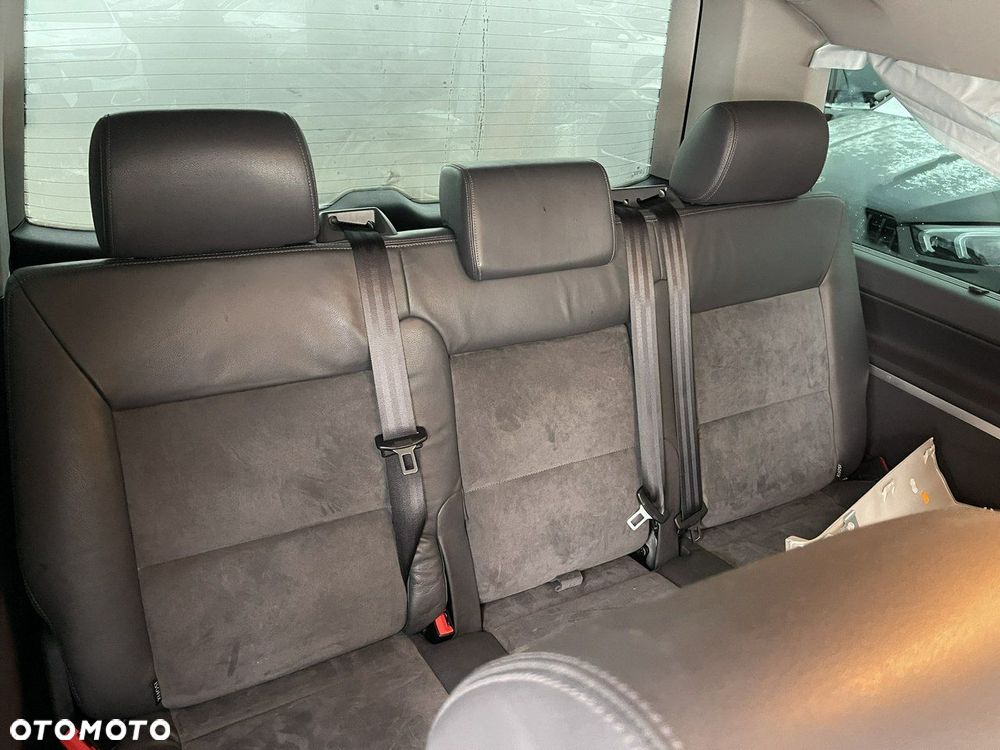 Volkswagen Multivan - 11