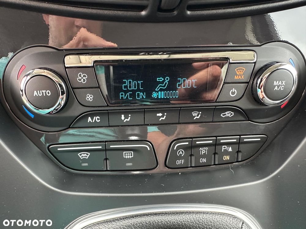 Ford Kuga - 9