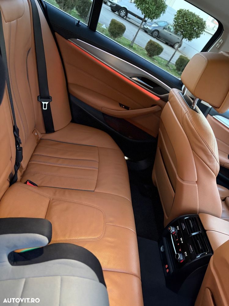 BMW Seria 5 530d xDrive AT MHEV - 22