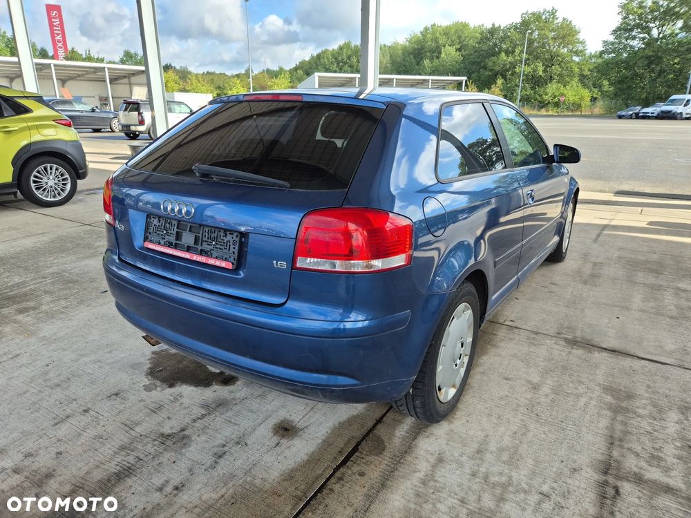Audi A3 3-drzwiowe 1.6 Attraction - 4