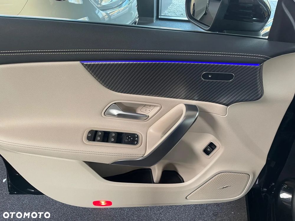 Mercedes-Benz CLA 200 Progressive 7G-DCT - 10