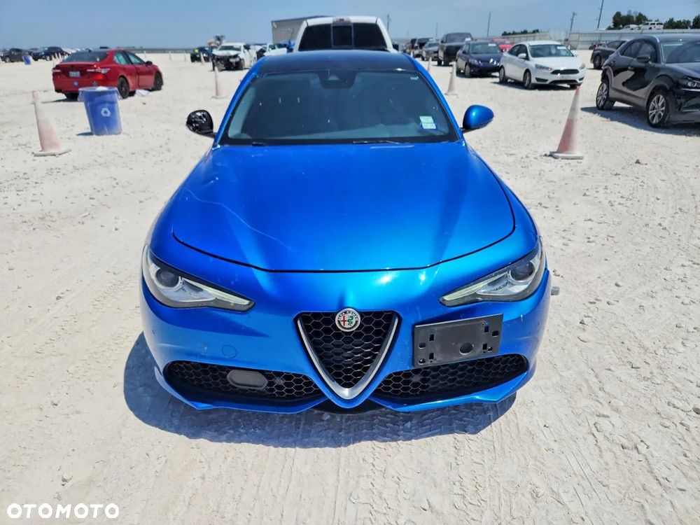 Alfa Romeo Giulia 2.0 Turbo 16V AT8-Q4 Ti - 1