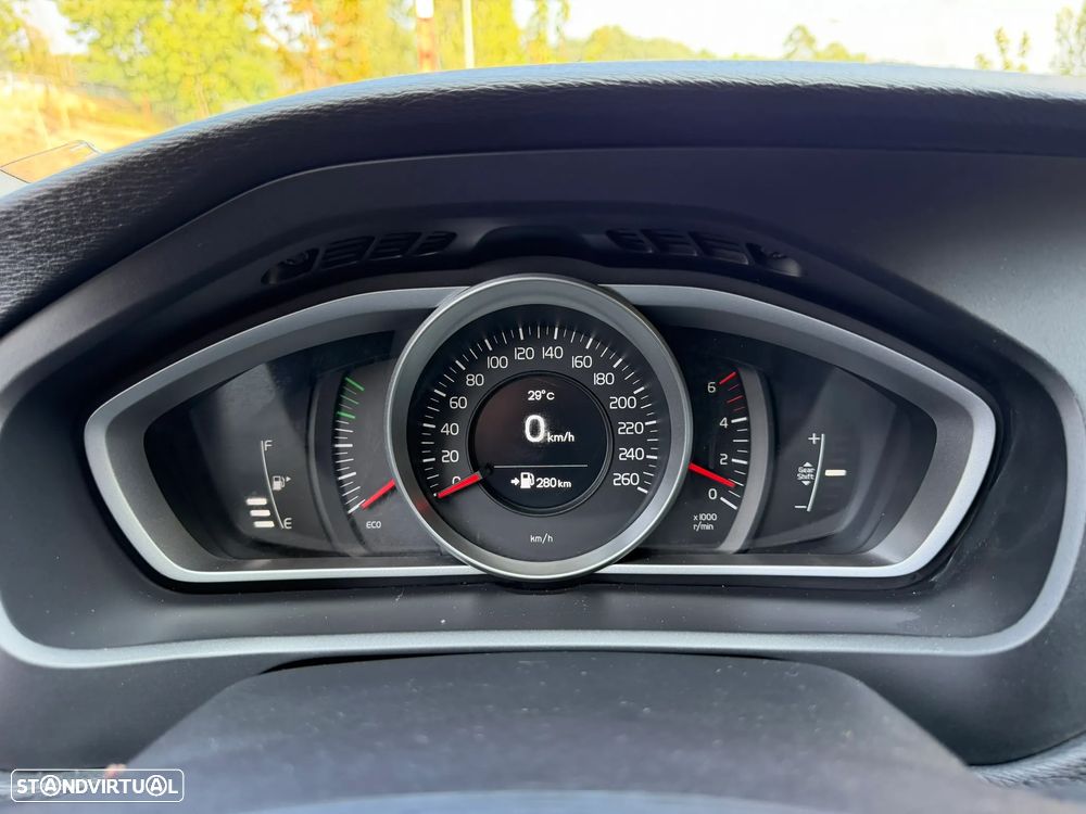 Volvo V40 Cross Country 2.0 D2 Summum - 33