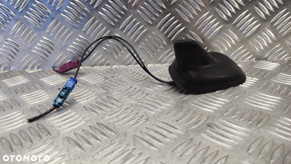 VW TOUAREG 7P 10-18R ANTENA DACHOWA DACHU REKIN GPS CZARNA 3C0035507N 3C0035507 N - 3