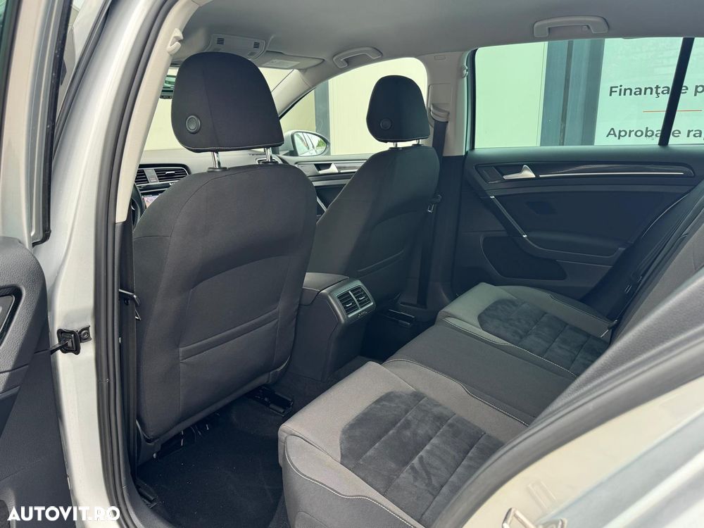 Volkswagen Golf 1.6 TDI DPF DSG Team - 14