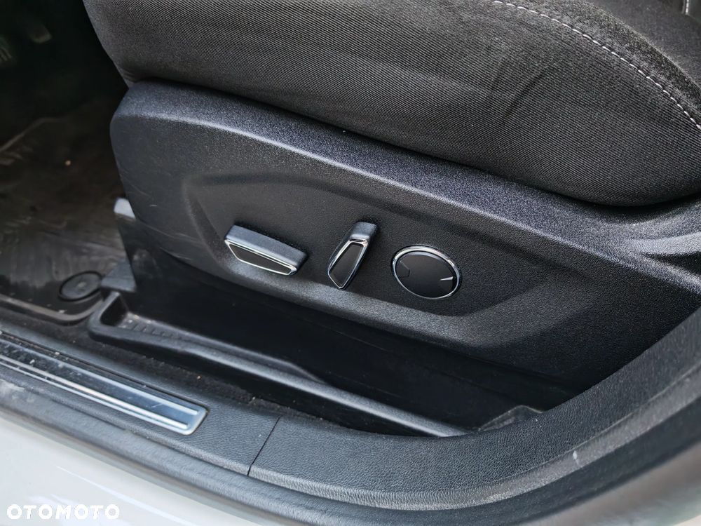 Ford S-Max 2.0 TDCi Titanium - 24