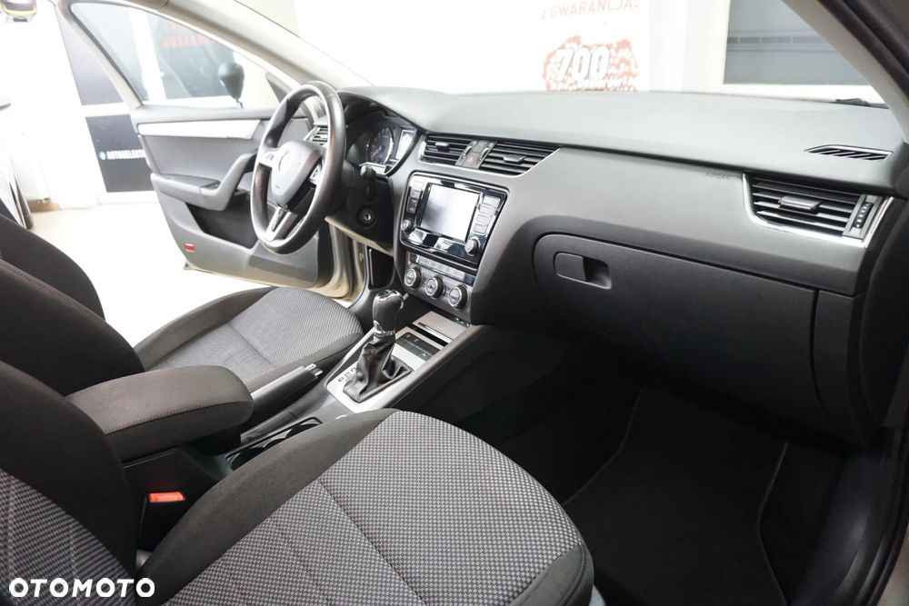 Skoda Octavia 1.6 TDI (Green tec) DSG Ambition - 19