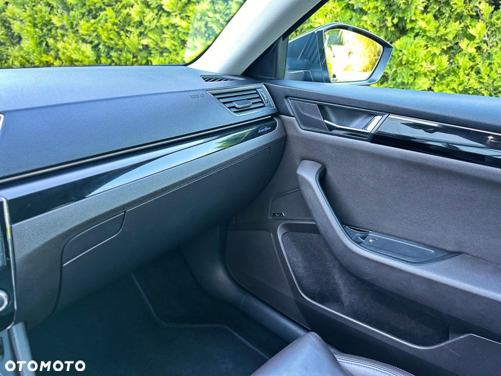 Skoda Superb 2.0 TDI L&K DSG - 18