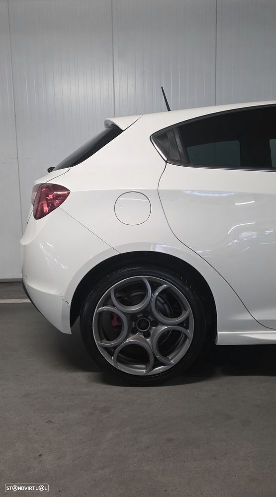 Alfa Romeo Giulietta 1.6 JTDm Exclusive - 2