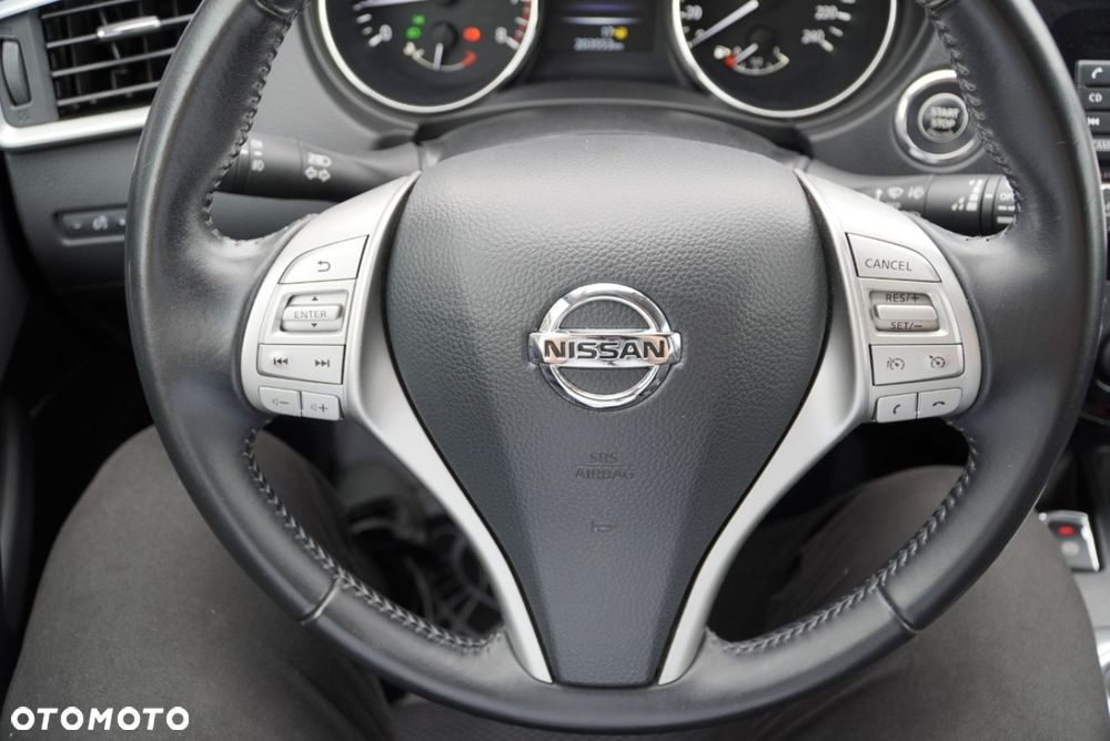 Nissan Qashqai 1.2 DIG-T Tekna EU6 - 16
