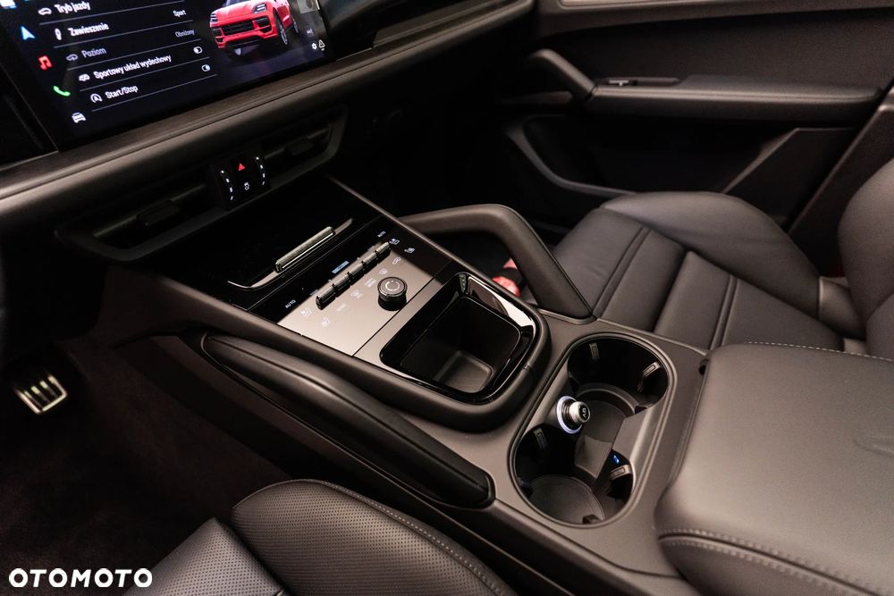 Porsche Cayenne GTS - 30