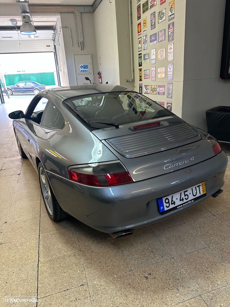 Porsche 911 (996) Carrera 4 - 17