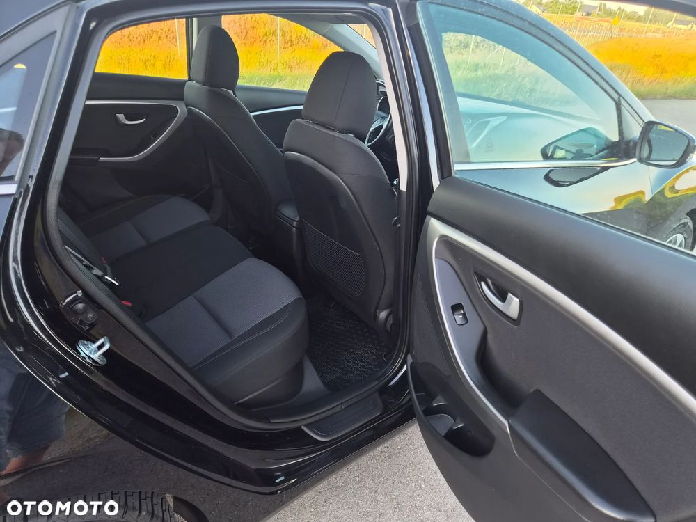 Hyundai i30 blue 1.6 CRDi Classic Navigation - 13