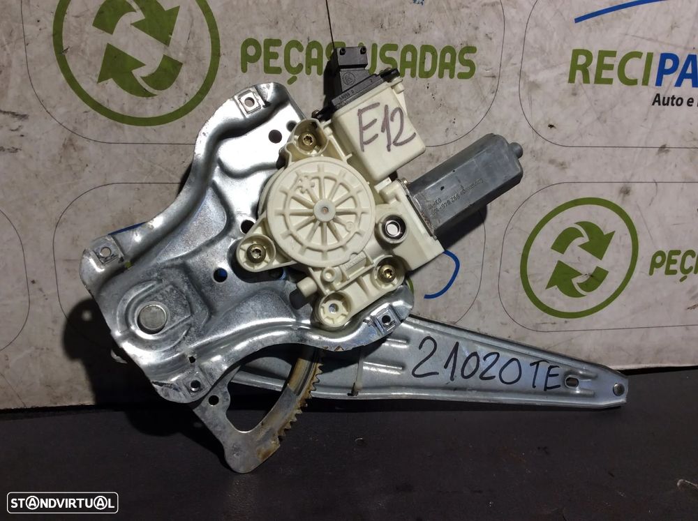 Elevador trás esquerdo Toyota Corolla E12 - 1