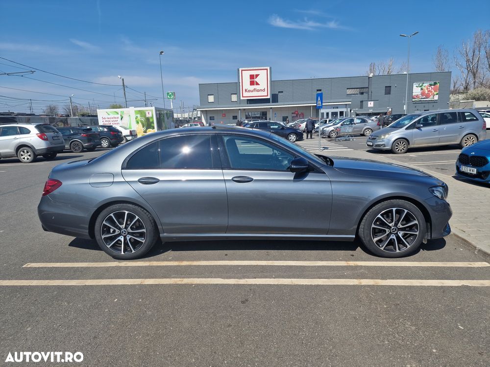 Mercedes-Benz E 200 Aut. - 3
