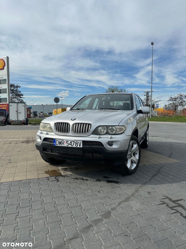 BMW X5 4.4i - 2