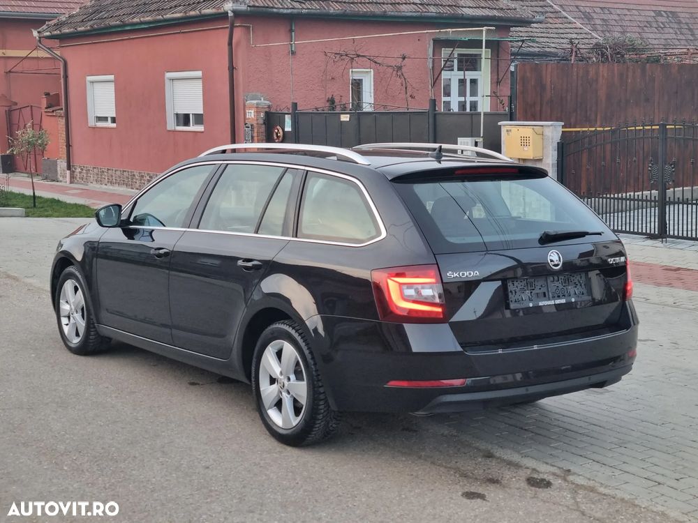 Skoda Octavia Combi Diesel 2.0 TDI DSG Style - 9