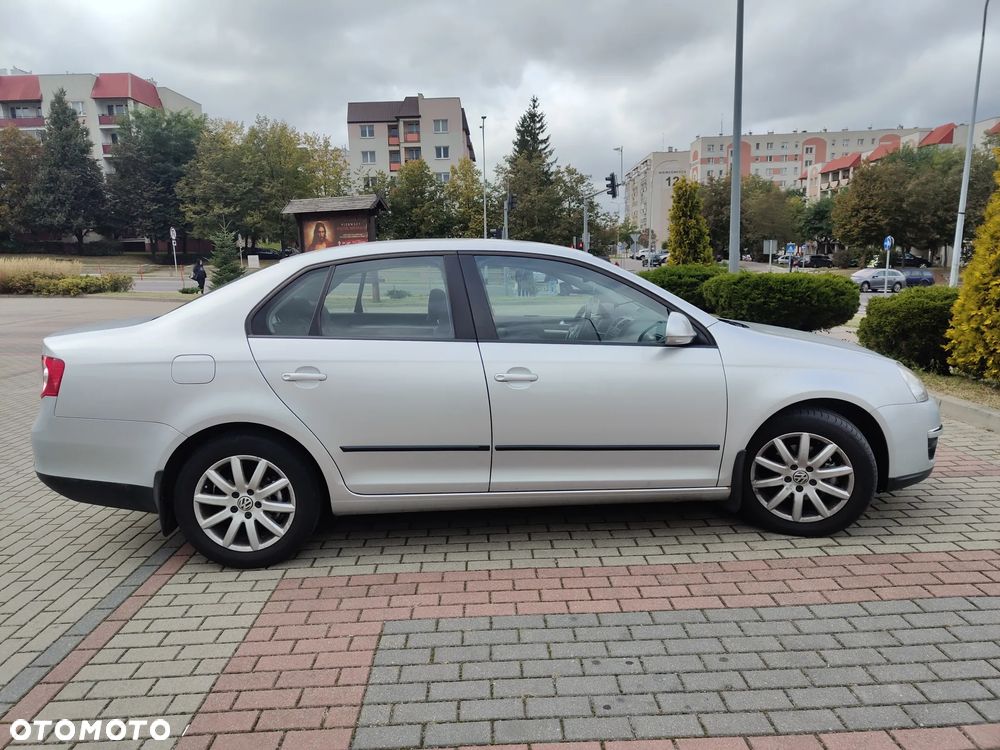 Volkswagen Jetta 1.9 TDI Trendline - 1