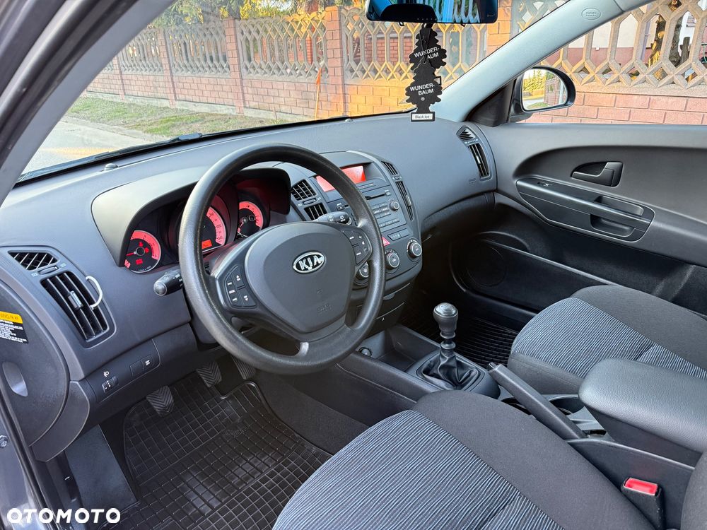 Kia Ceed 1.6 Crdi Comfort + - 5