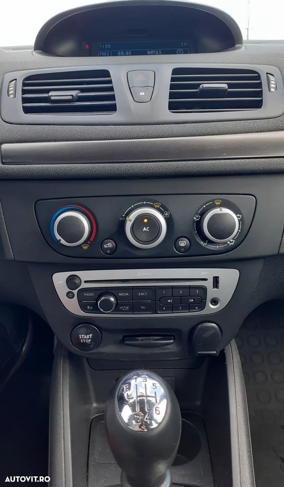 Renault Megane ENERGY dCi 110 Start & Stop LIMITED - 13