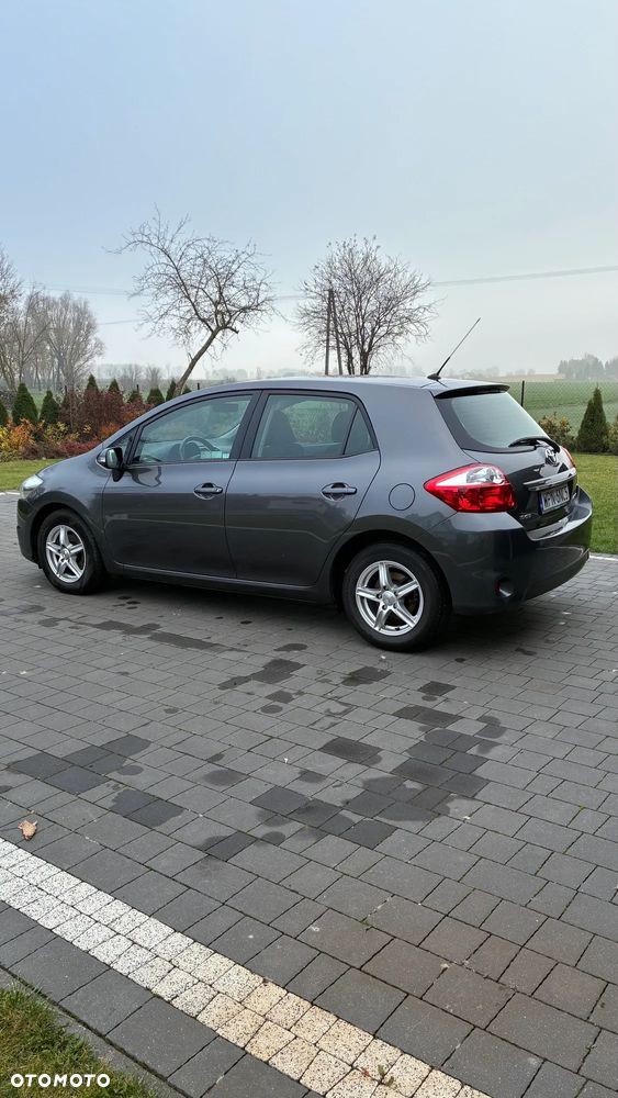 Toyota Auris - 1