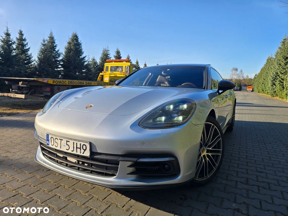 Porsche Panamera 4 - 3