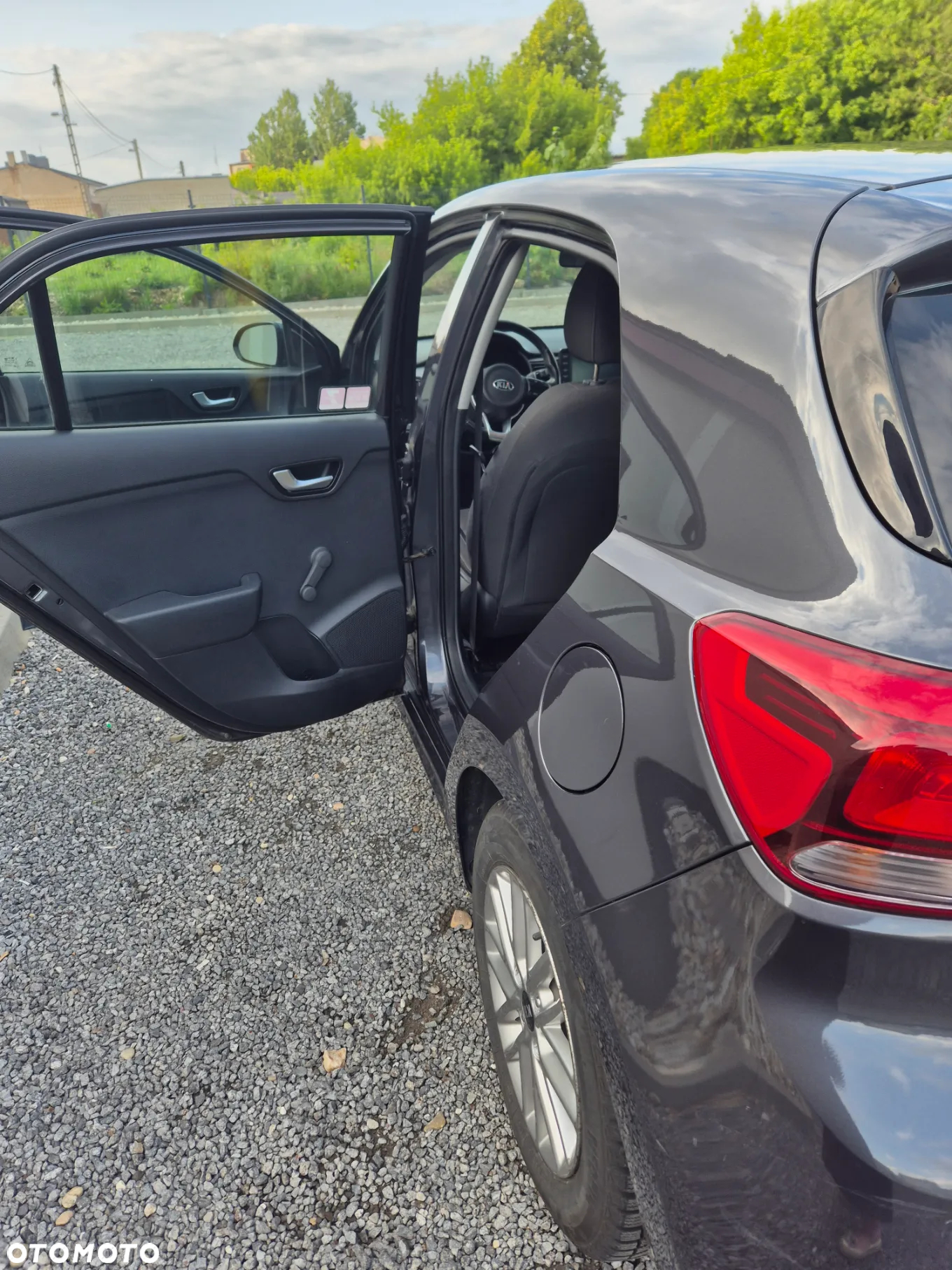 Kia Rio - 8