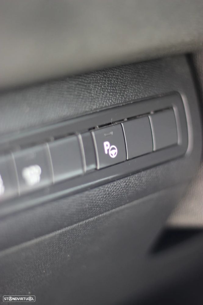 Peugeot 308 SW BlueHDi 120 Stop & Start Allure - 21