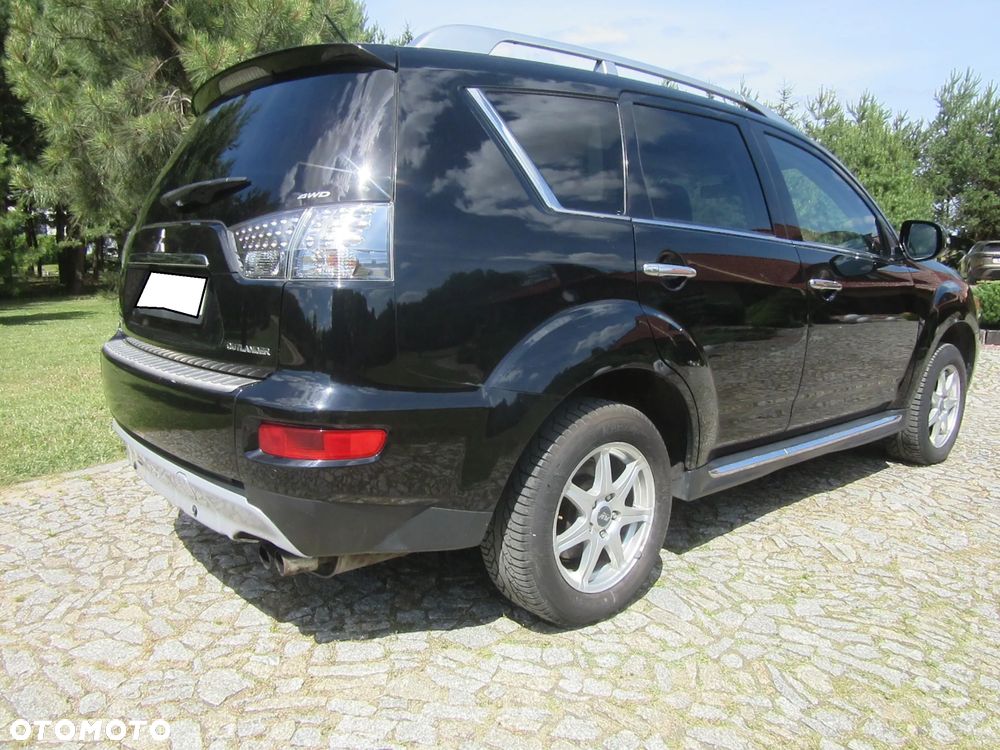 Mitsubishi Outlander - 9