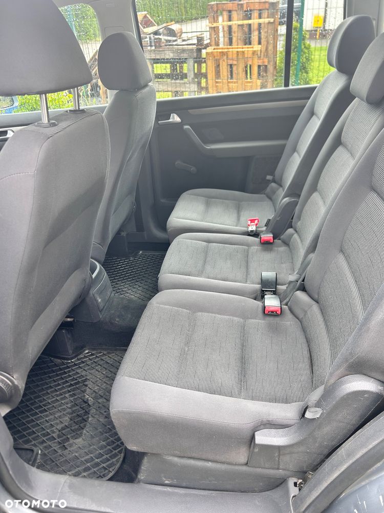 Volkswagen Touran 1.9 TDI Conceptline - 8