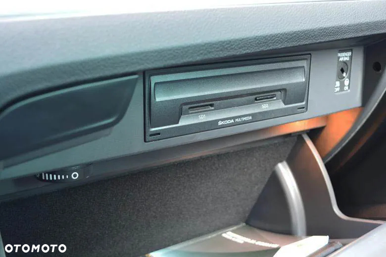 Skoda Superb 2.0 TDI SCR Style DSG - 24