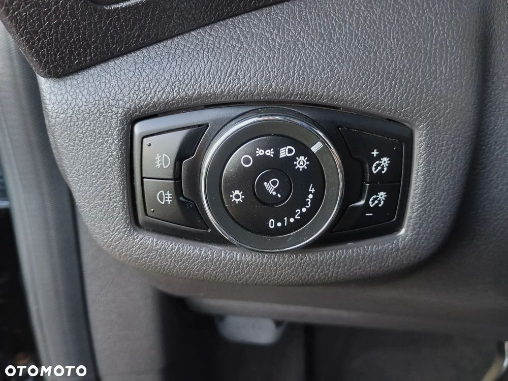 Ford Tourneo Connect Grand - 34