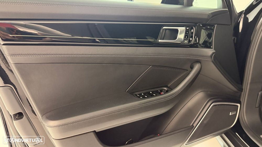 Porsche Panamera Sport Turismo 4 E-Hybrid 10 Years Edition - 18