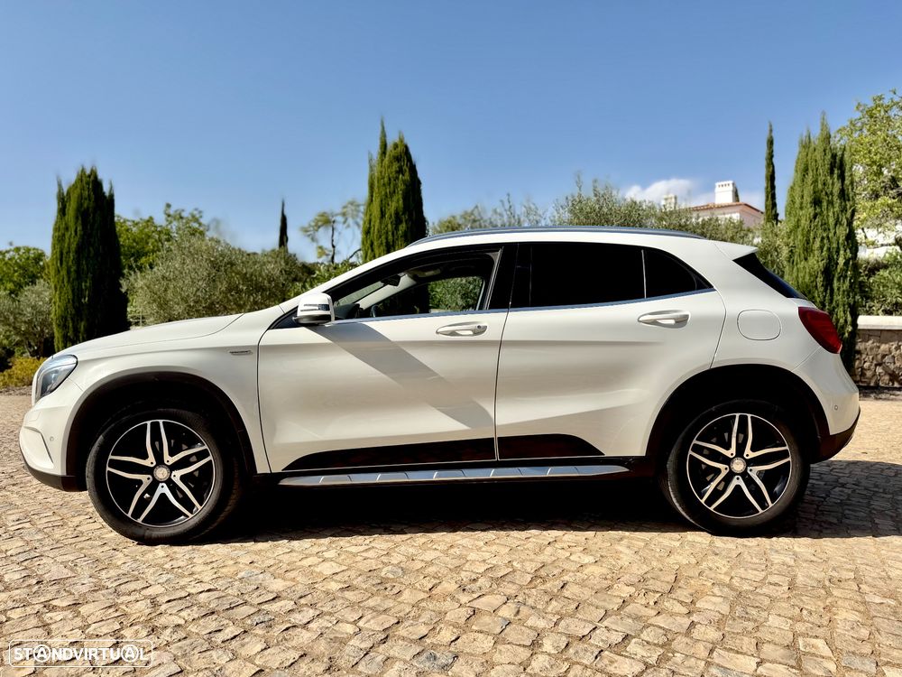 Mercedes-Benz GLA 180 d Activity Edition - 2