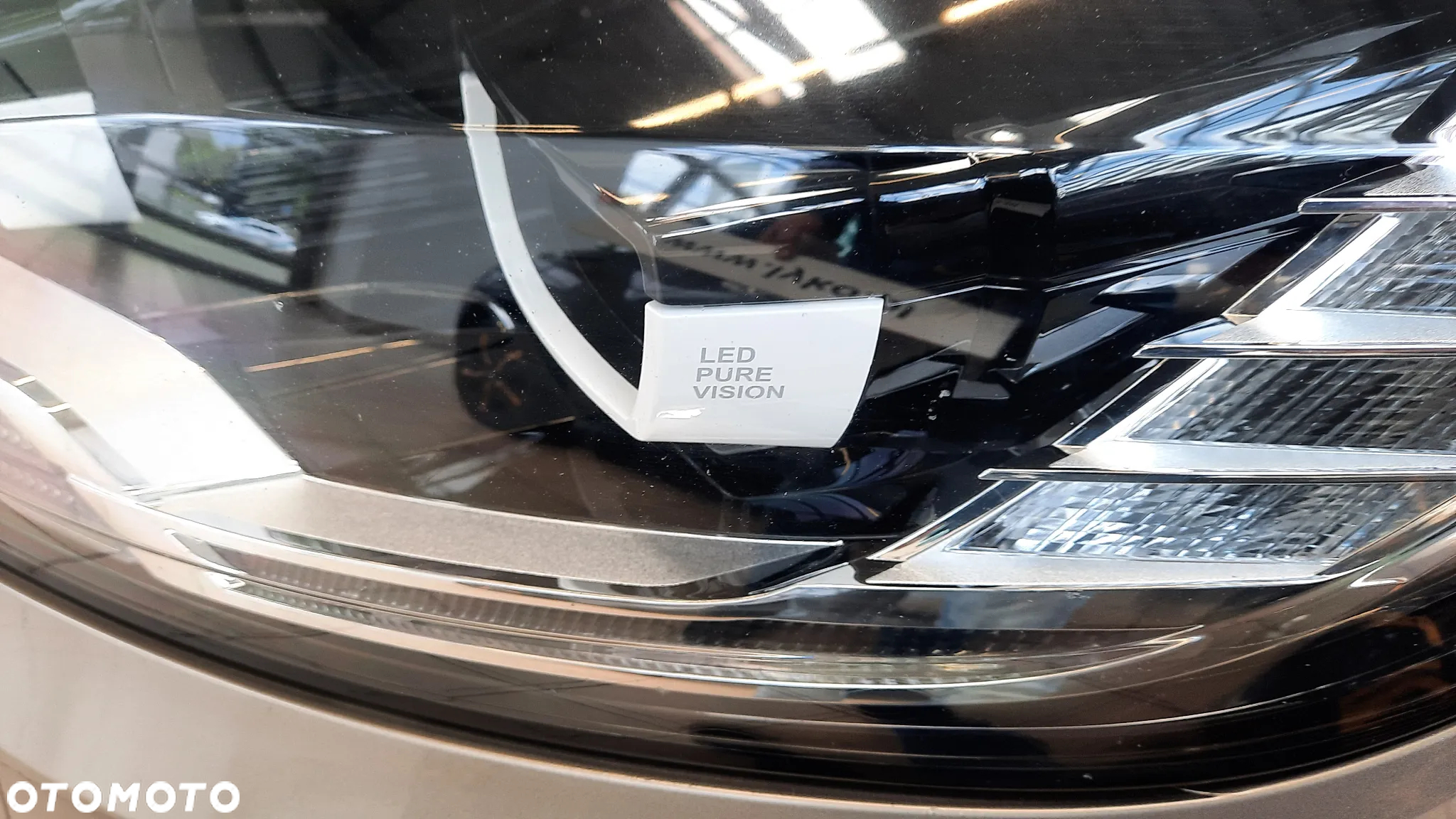 Renault Grand Scenic - 32