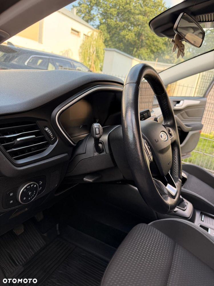 Ford Focus 1.0 EcoBoost Trend Edition Business - 21