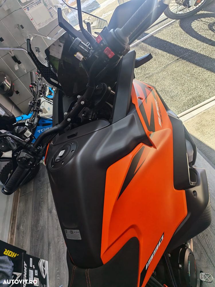 KTM 1390 Super Adventure S - 4