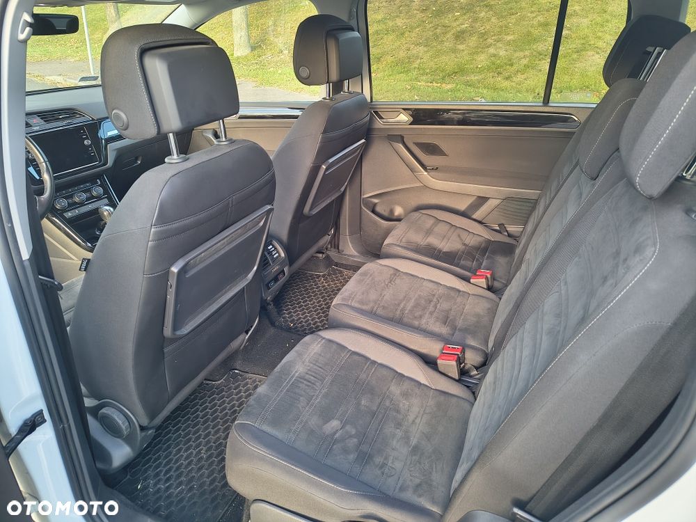 Volkswagen Touran - 14