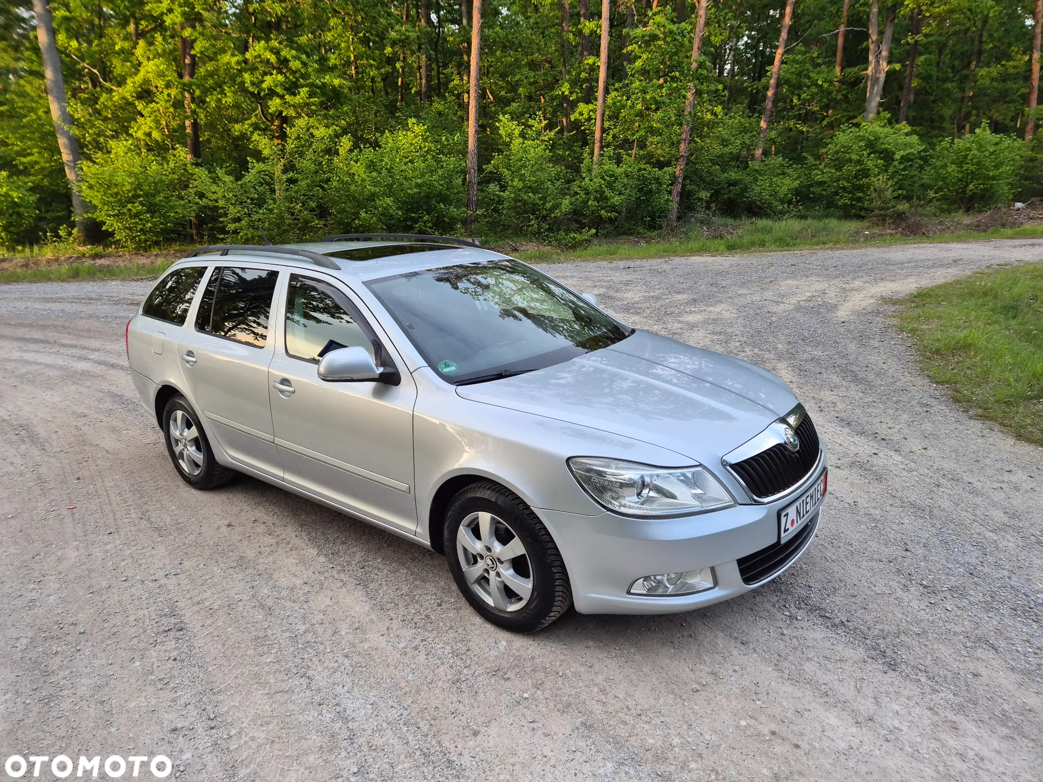 Skoda Octavia Combi 1.6 Automatik IMPULS EDITION - 4