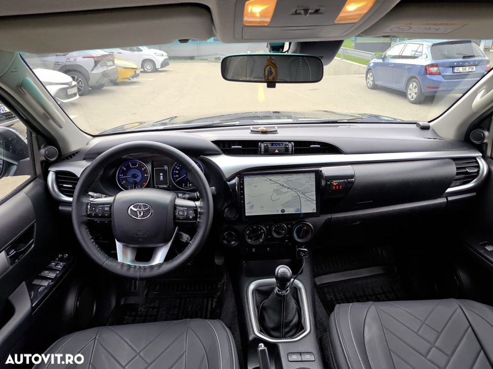 Toyota Hilux 4x4 Double Cab M/T Style - 22