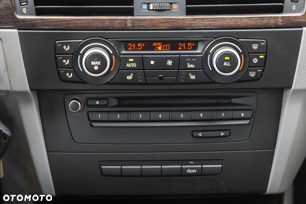 BMW Seria 3 320d - 23
