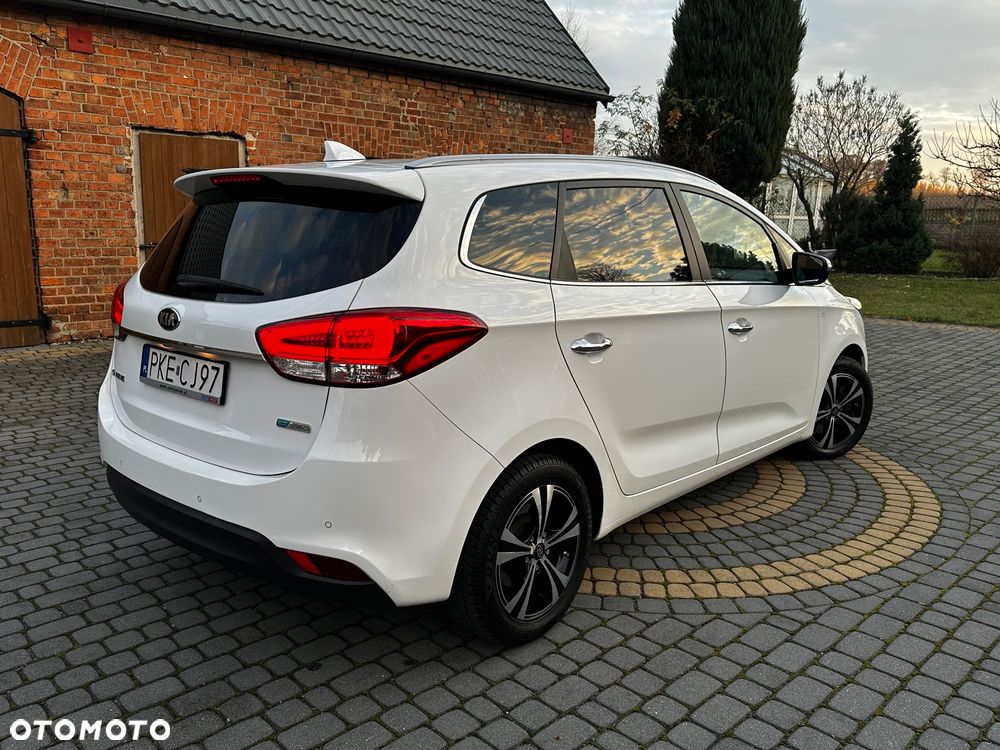 Kia Carens - 13