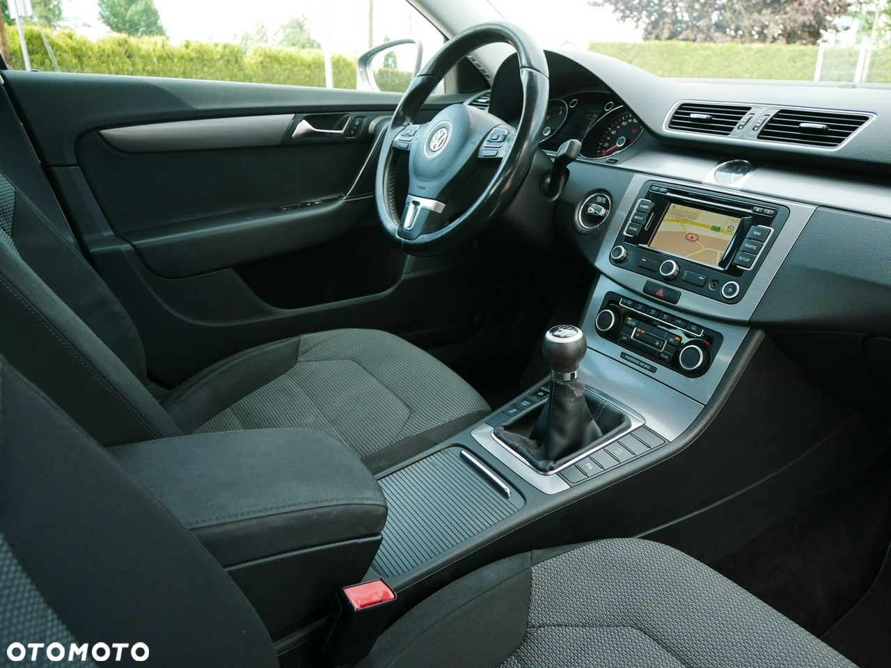 Volkswagen Passat 1.6 TDI DPF BlueMot Comfortline - 20