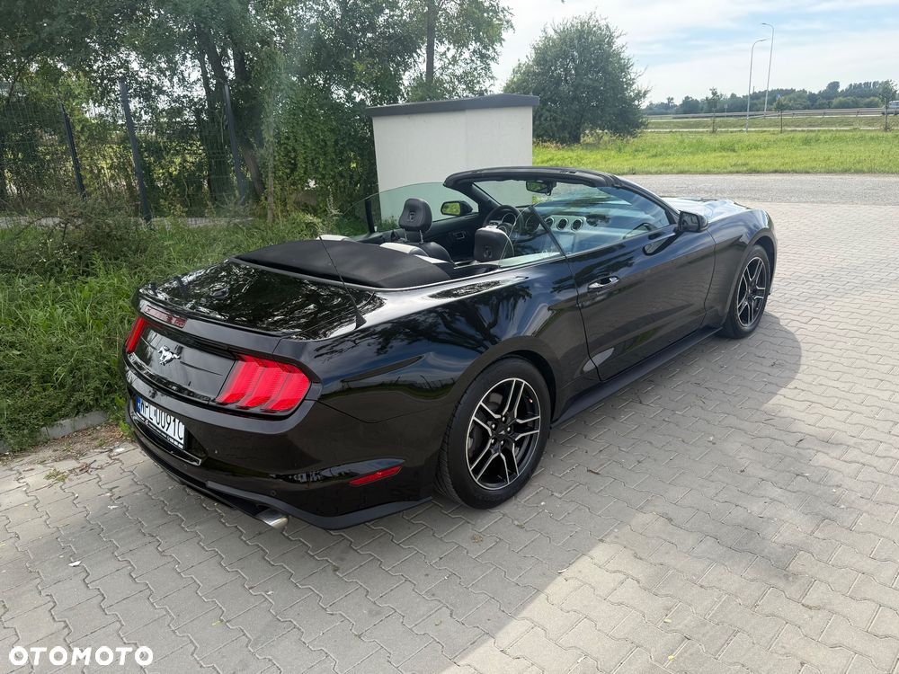 Ford Mustang - 30
