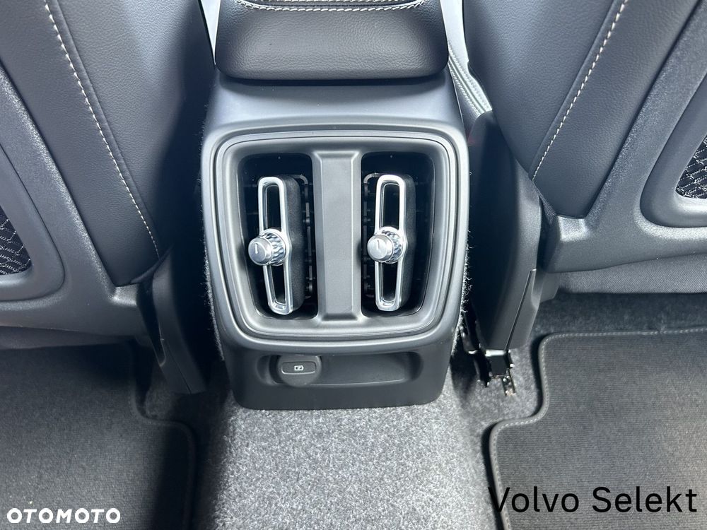 Volvo XC 40 - 26