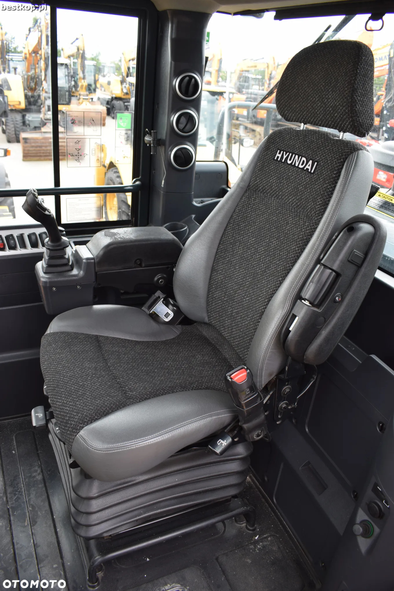 Hyundai HL965 - 24