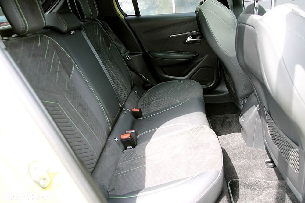 Peugeot 208 - 24