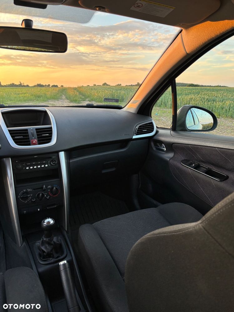 Peugeot 207 1.4 - 14